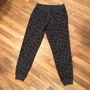 Old Navy Gray and Black Leopard Sweatpant Jogger